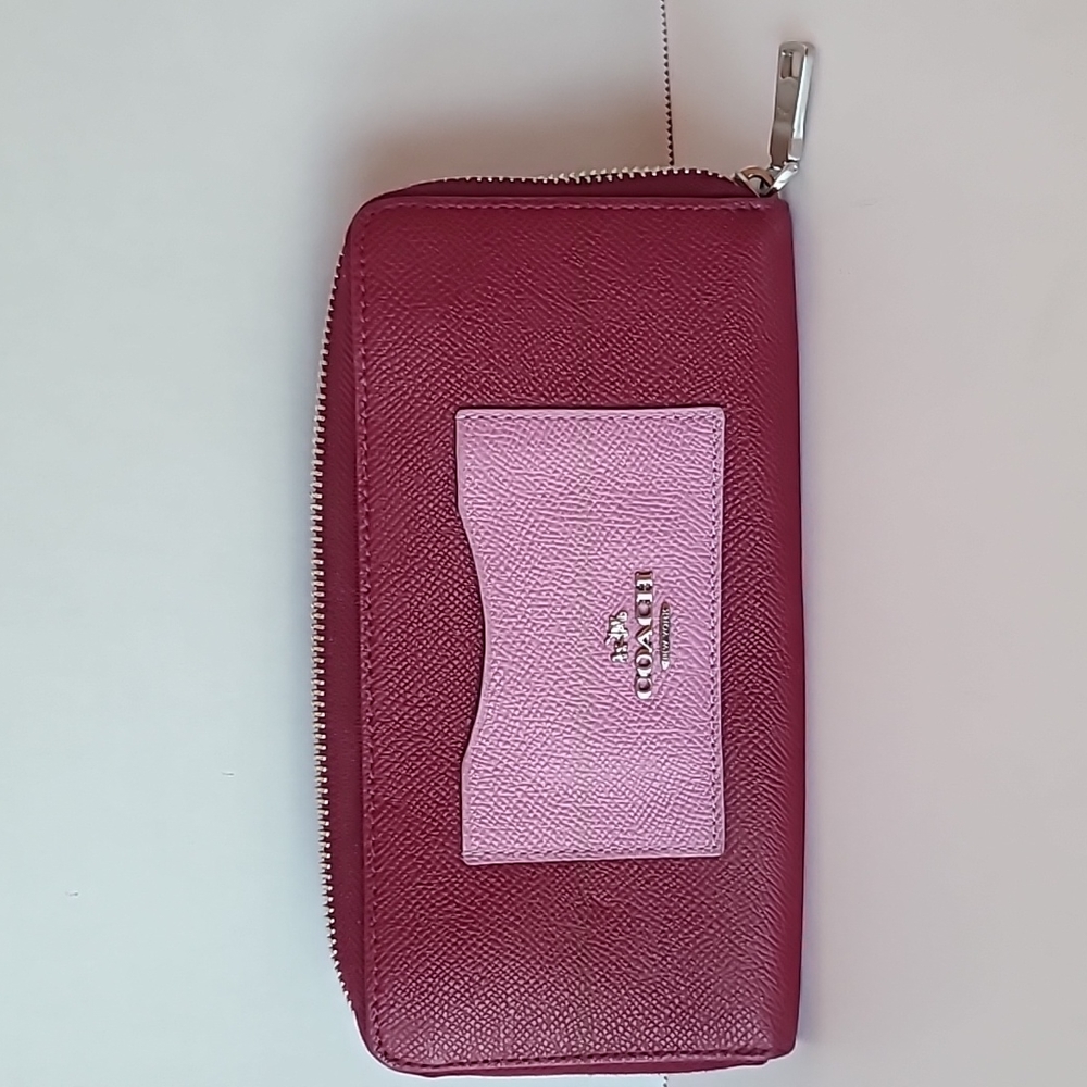 Coach authentic zip wallet
